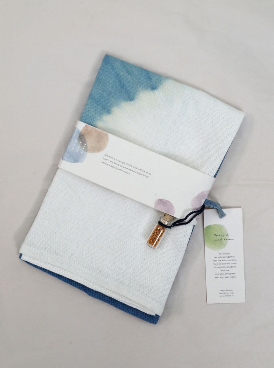 serviettes de table en lin biologique, blanche et bleue