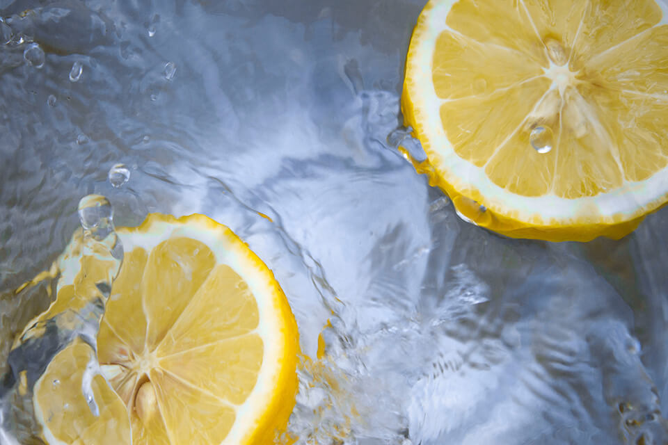 rondelles de citron dans l'eau