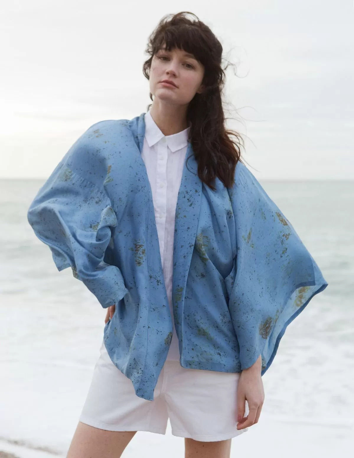 Veste de kimono en soie vert et violet griffé Izbiz - Chez Sarah Veste de kimono en soie vert et violet griffé Izbiz - Chez Sarah