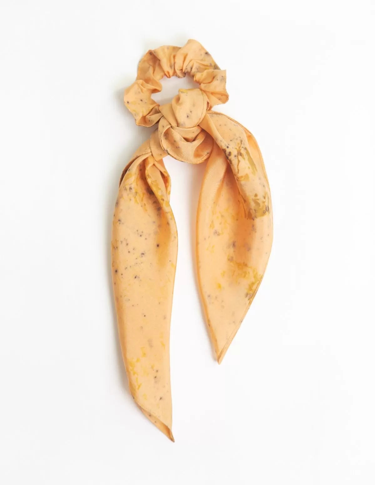Packshot du chouchou-foulard en soie pour prendre soin de ses cheveux en toute élégance, modèle Alouette